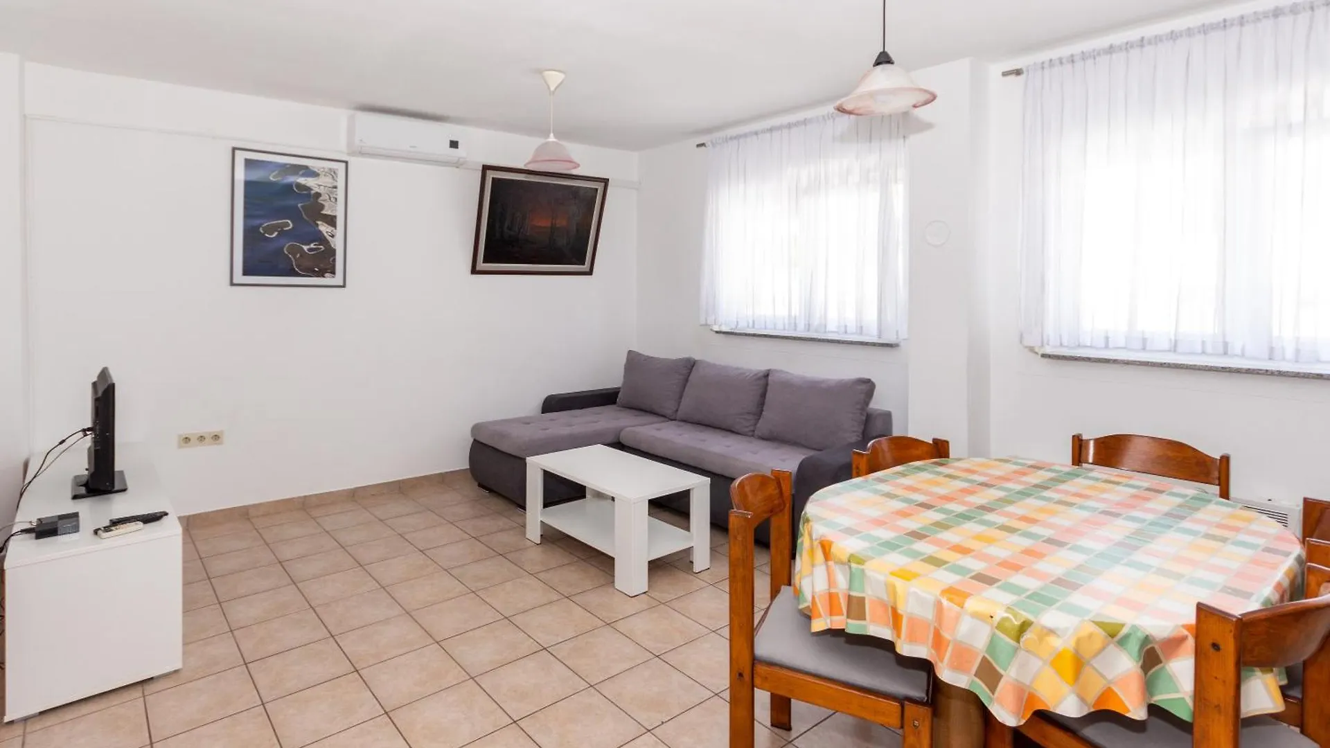 Apartmani Filip 0*, Pag Town Croatia